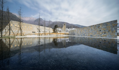 魯甸縣龍頭山鎮(zhèn)地震遺址公園及抗震紀念館